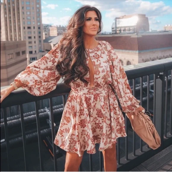 Misa Los Angeles Kara dress in falling floral satin XS - Picture 4 of 8